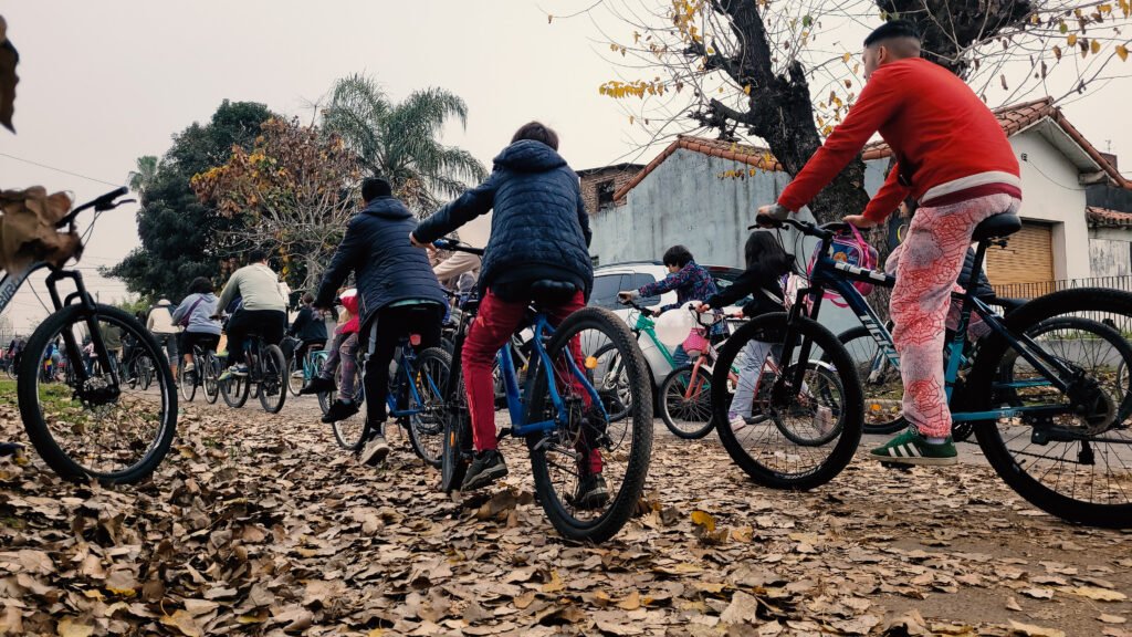 LA COMUNIDAD EN MOVIMIENTO: ASÍ FUE LA 17° BICICLETEADA DEL BARRIO